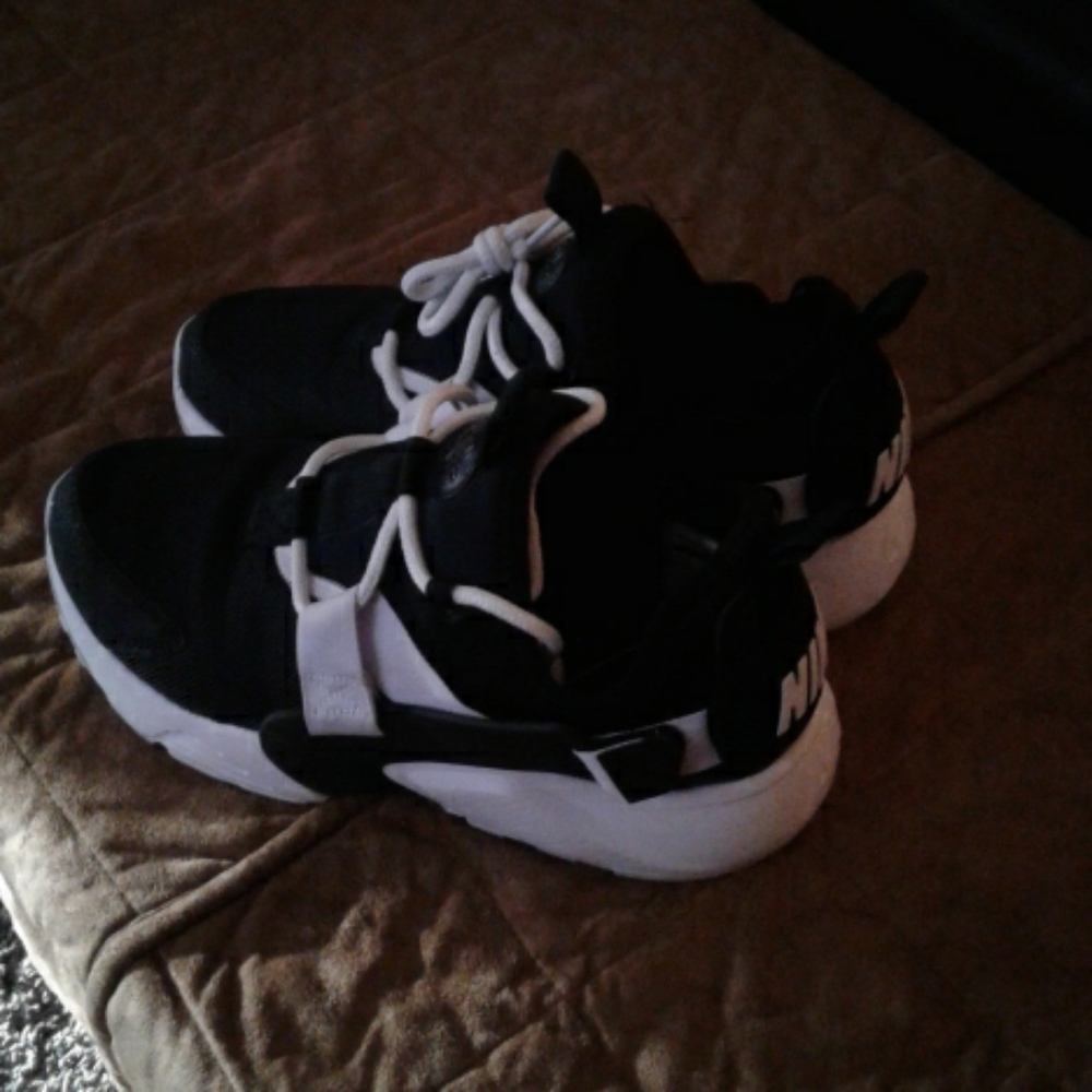 Nike Huarache Women's Sneaker